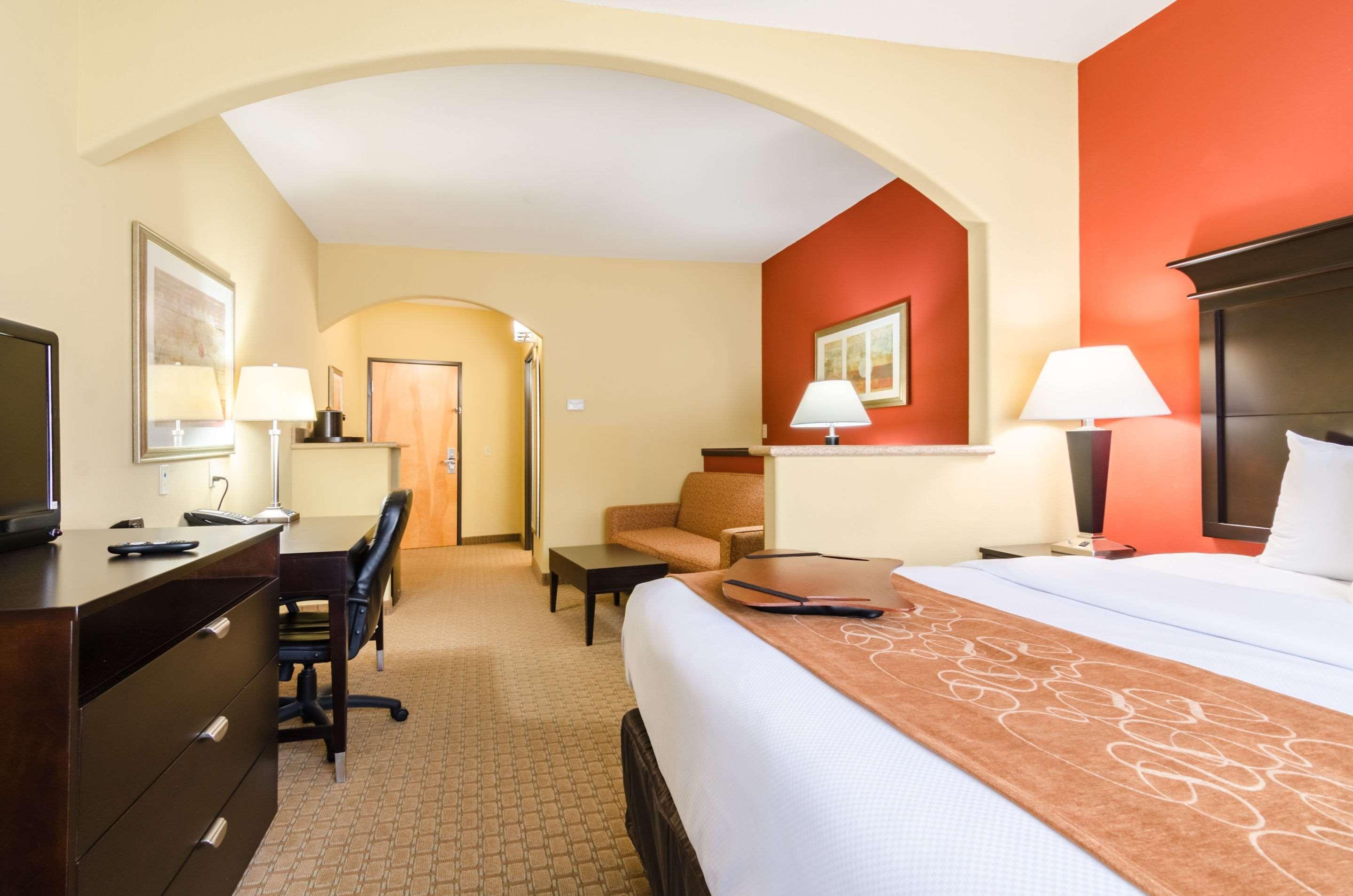 Comfort Suites Salina South Εξωτερικό φωτογραφία