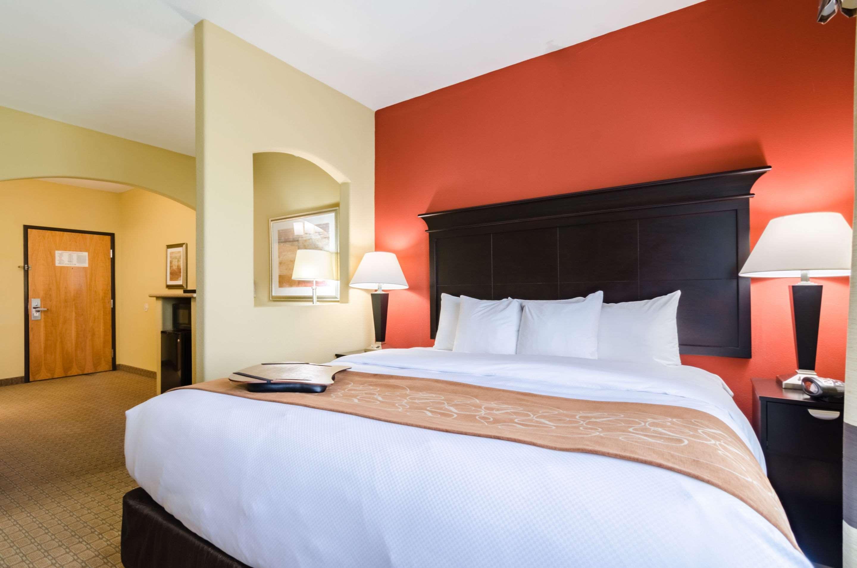 Comfort Suites Salina South Εξωτερικό φωτογραφία