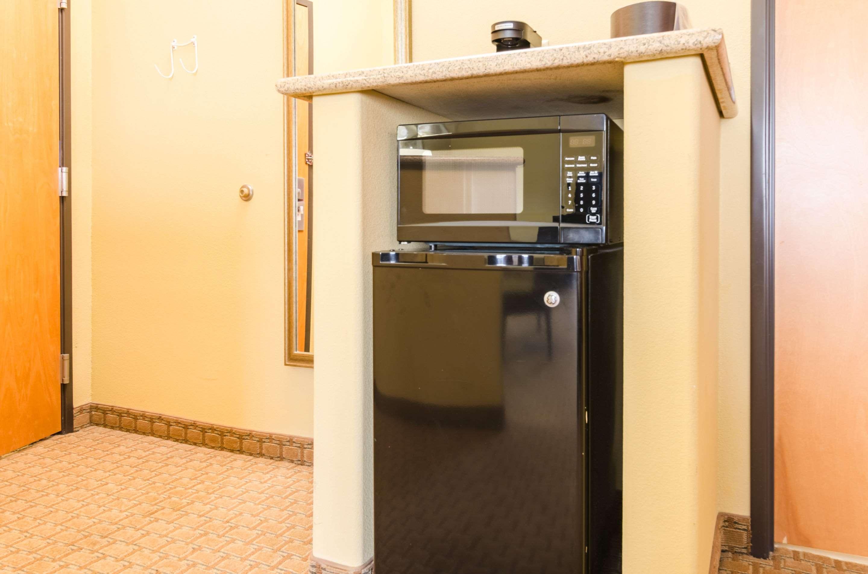 Comfort Suites Salina South Εξωτερικό φωτογραφία