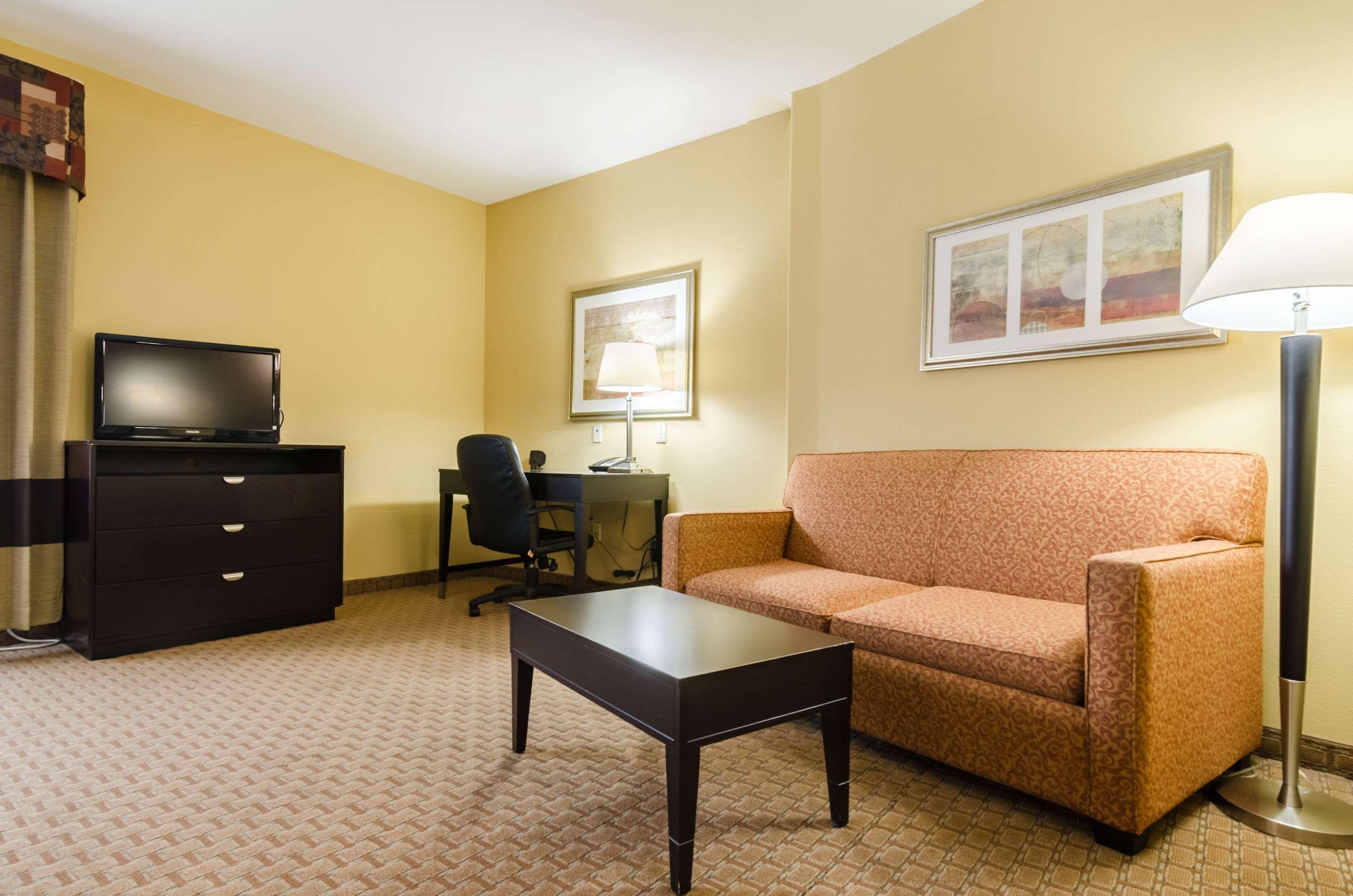 Comfort Suites Salina South Εξωτερικό φωτογραφία