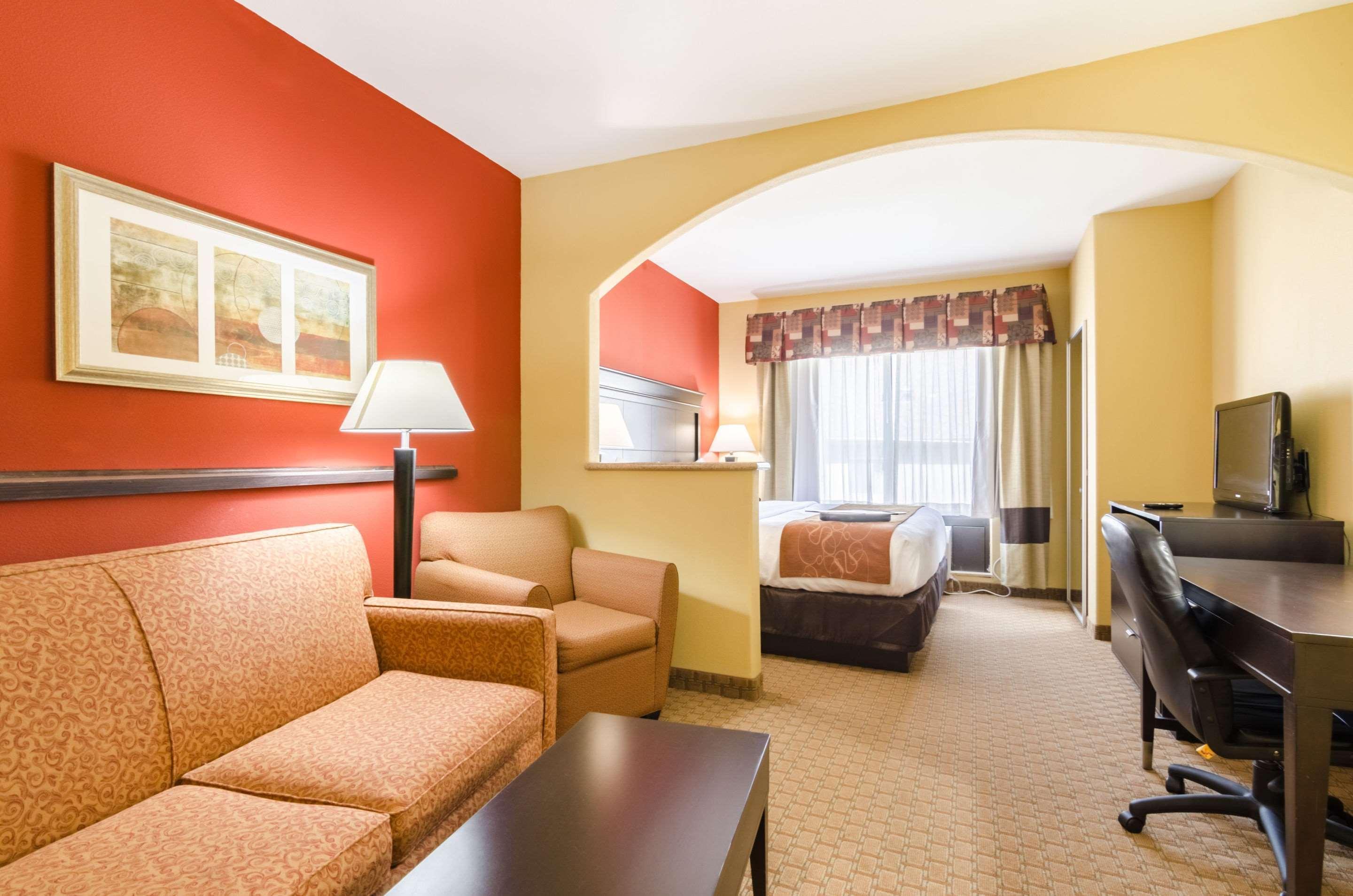 Comfort Suites Salina South Εξωτερικό φωτογραφία