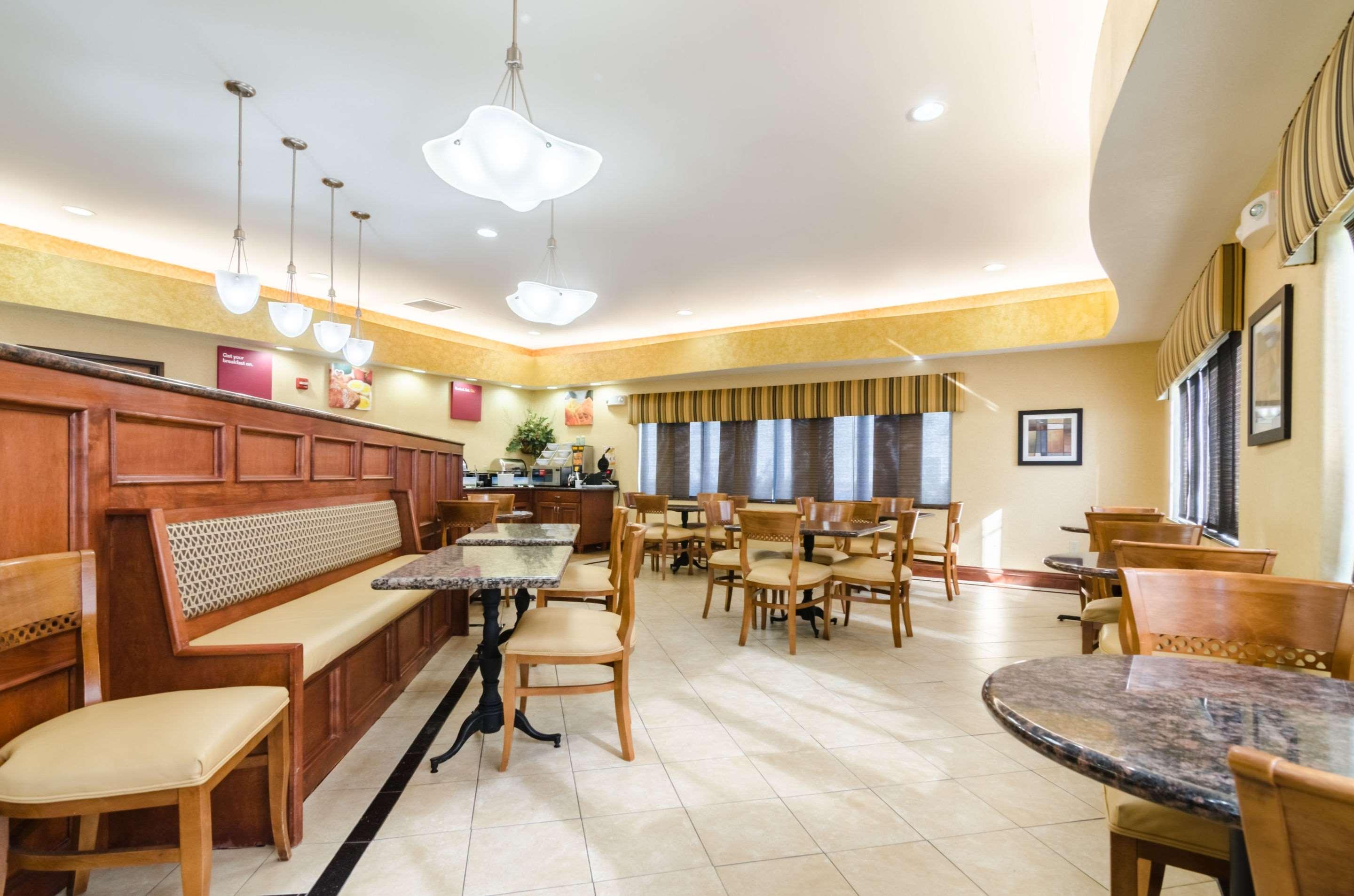 Comfort Suites Salina South Εξωτερικό φωτογραφία