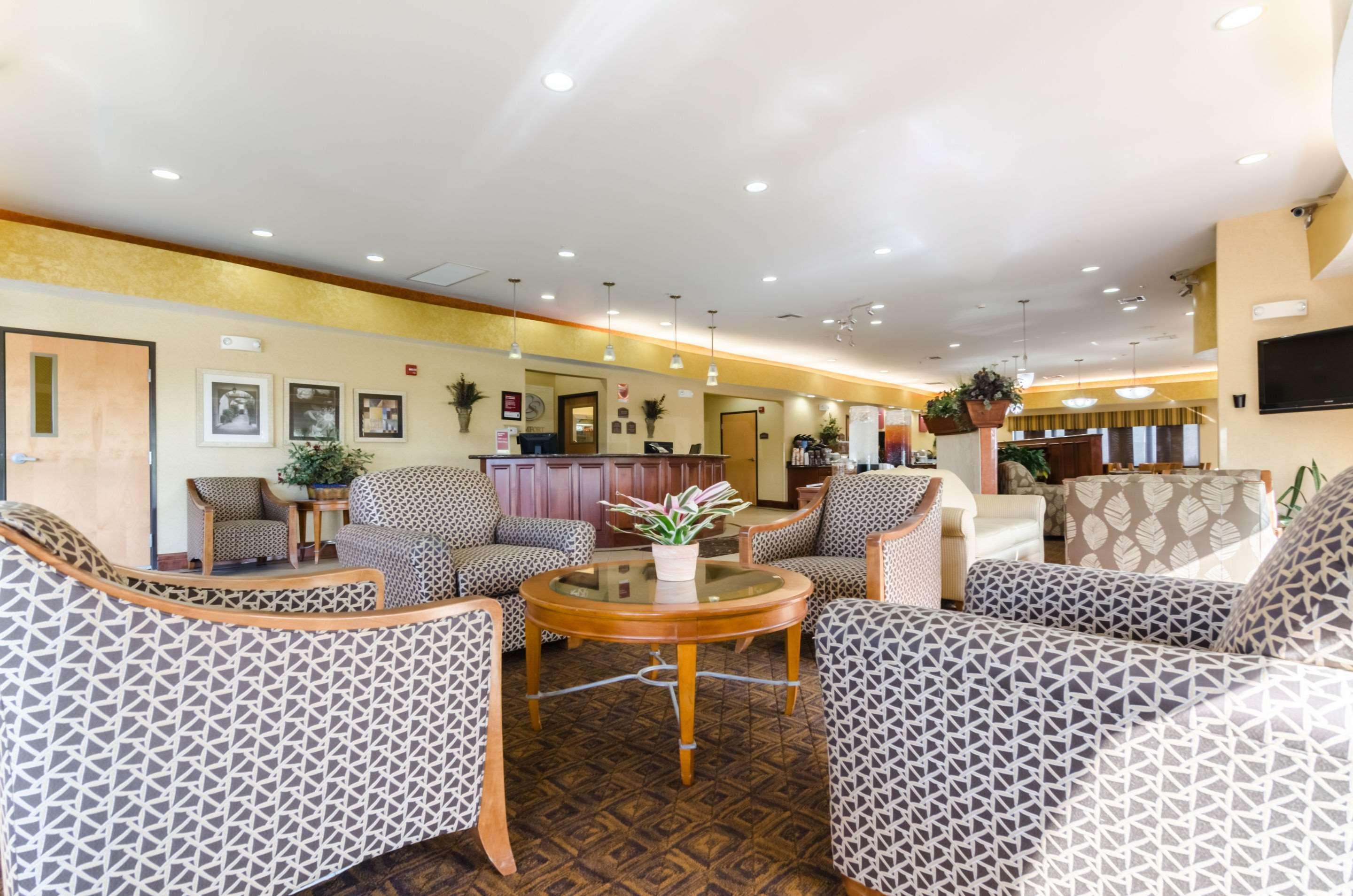 Comfort Suites Salina South Εξωτερικό φωτογραφία