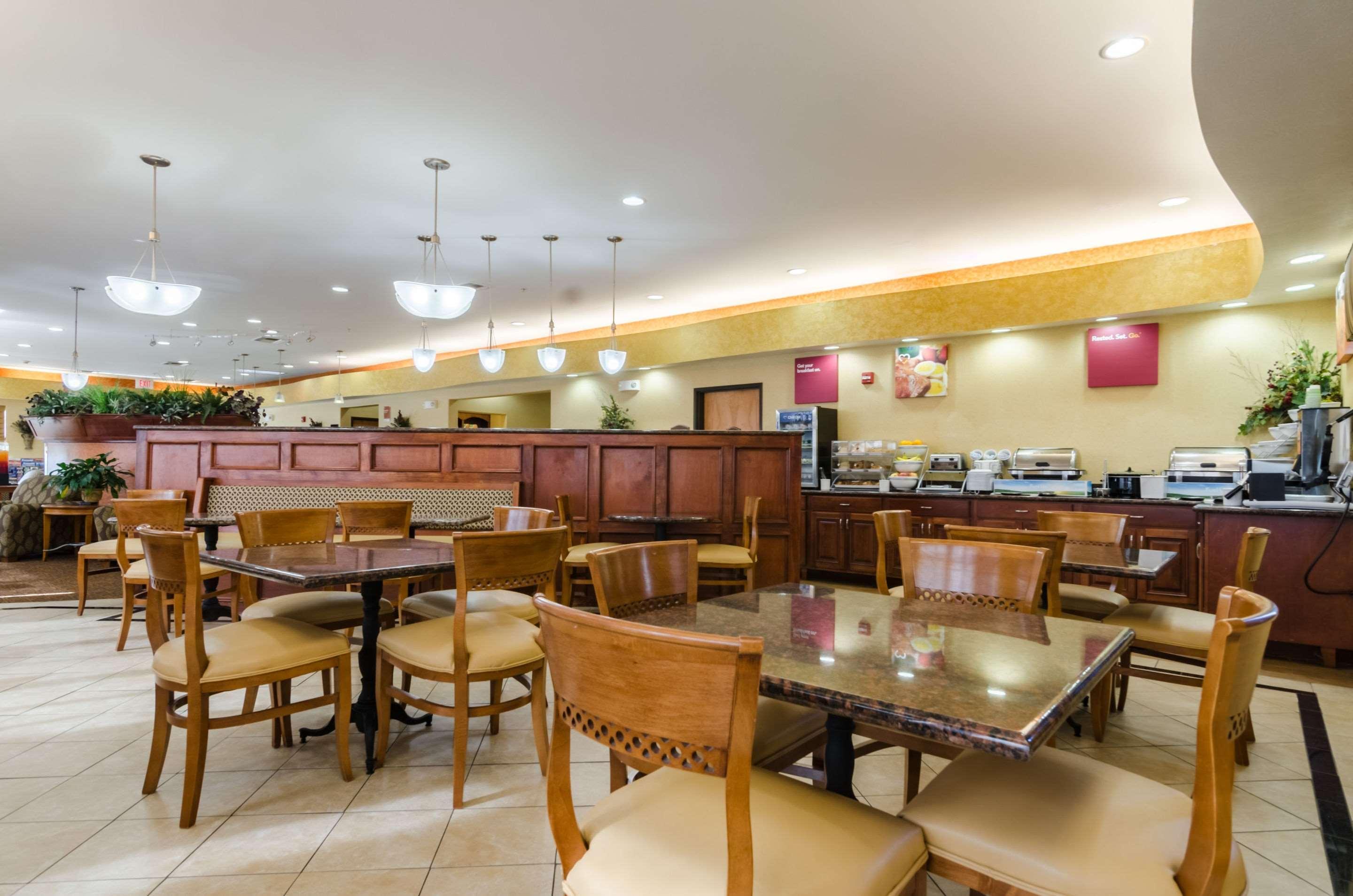 Comfort Suites Salina South Εξωτερικό φωτογραφία