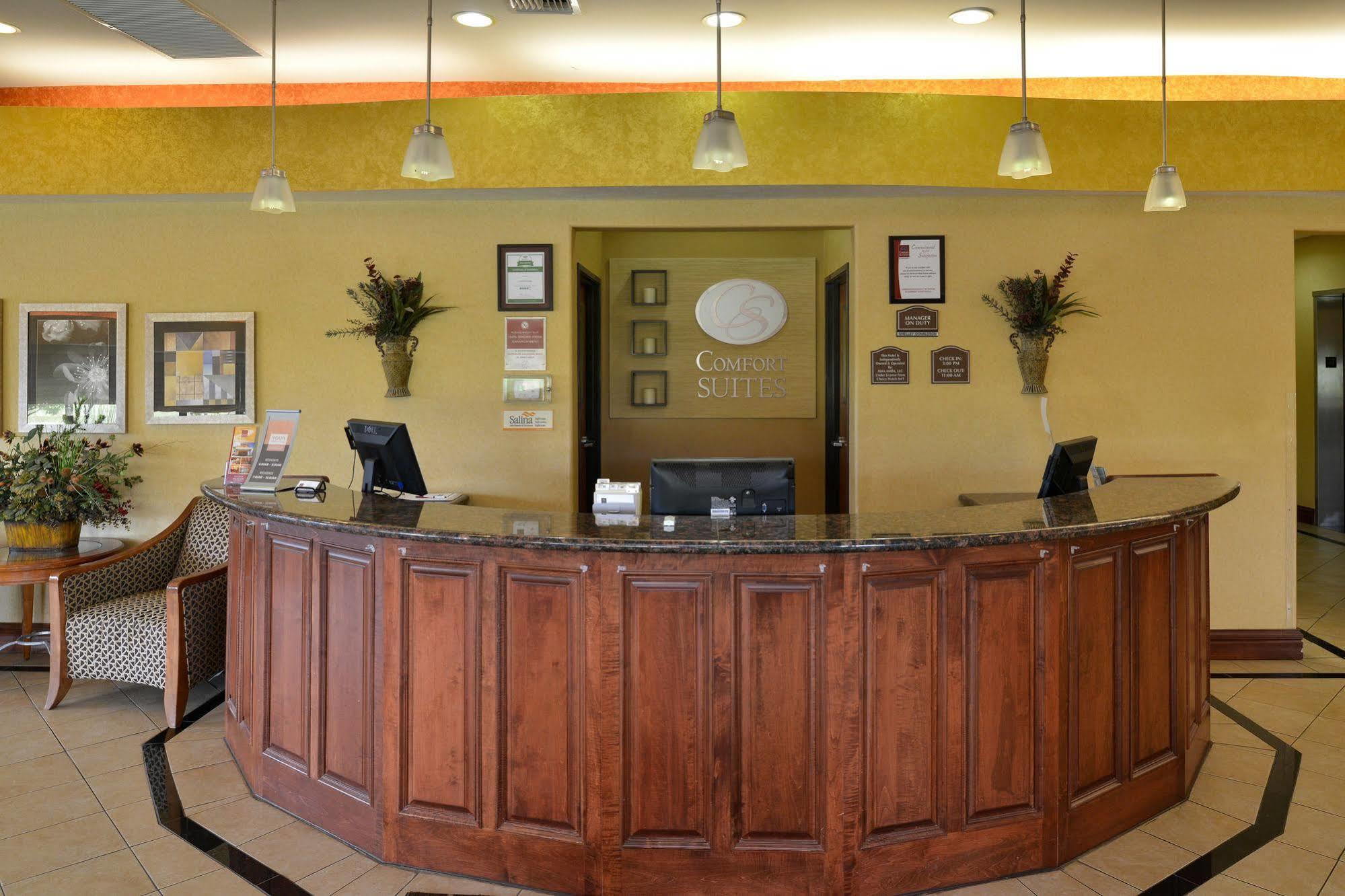Comfort Suites Salina South Εξωτερικό φωτογραφία